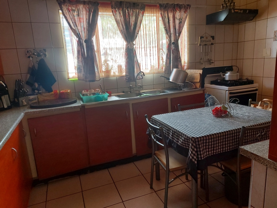 16 Bedroom Property for Sale in Oos Einde North West